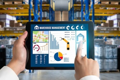 warehouse-management-innovative-software-computer-real-time-monitoring_31965-21147-e1695487151255-qk2lm2qfztydxiuk2s0ta5290ho3kjrlj3cplpf1g6
